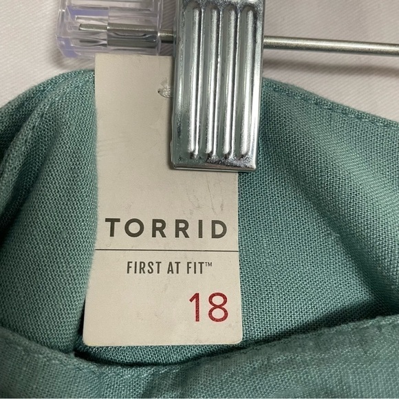 Torrid Linen Blend Boho Pull-On 3.5 Inch High-Rise Tie-Front Short Size 18 - Picture 13 of 16